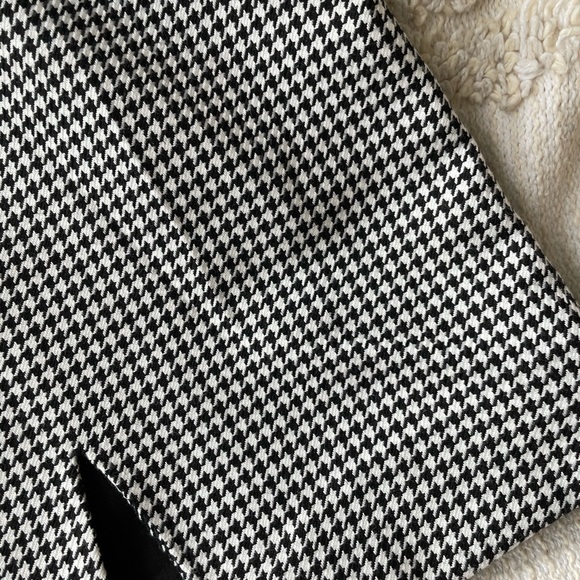 Mini skirt - Picture 2 of 2